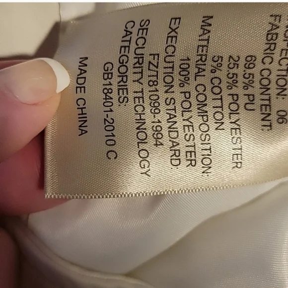 Lingluofang Faux White Leather Jacket - Picture 9 of 9